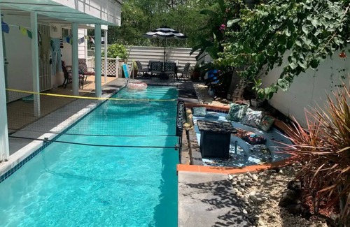 Kailua-Kona Apartment | Hidden Oasis Next to the Ocean. Pet Friendly!