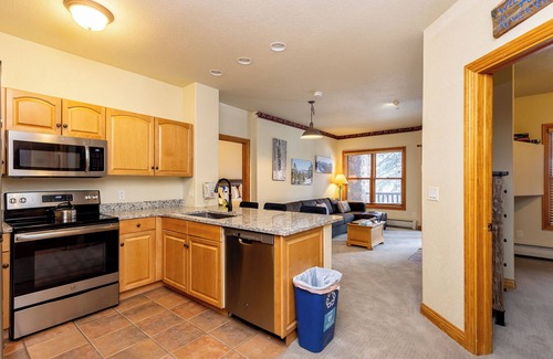 Mountain House Apartment | Hidden River Lodge #5941 by Summit County Mountain Retreats