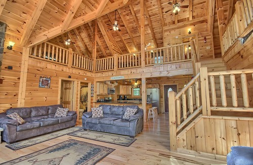 Logan Cabin | Hidden Valley Lodge, 8-BedRm Lodge - Hocking Hills