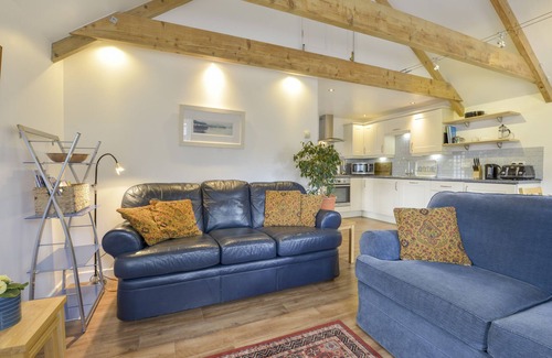 Charlestown Cottage | HIDEAWAY BARN, with a garden in Charlestown