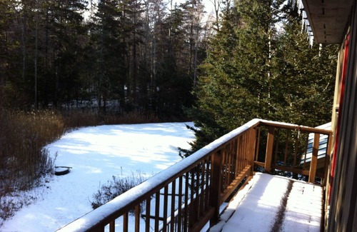 Killington Apartment | Hideaway Chalet Upper Level -Luxury Apartment Great Location, Hot Tub, Deck