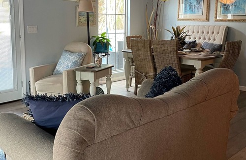 Myrtle Grove House | Hideaway Cottage with Private Heated Pool