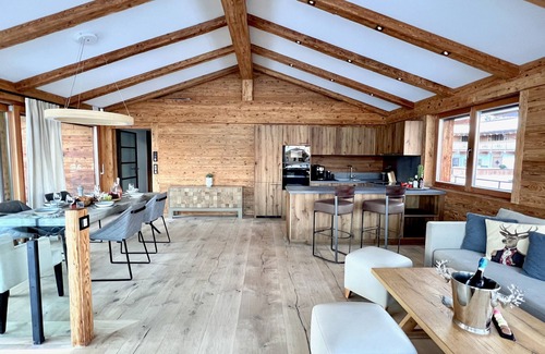 Reith bei Kitzbuehel Ski Chalet | HIDEAWAY DESIGN CHALET with pool & wellness by Belle Stay