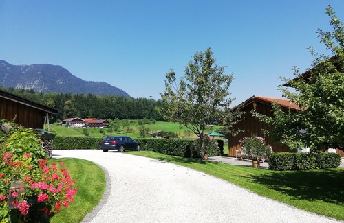 Gmain Apartment | Hideaway für Zwei mit Traumhaften Alpenblick in der Nähe von Salzburg