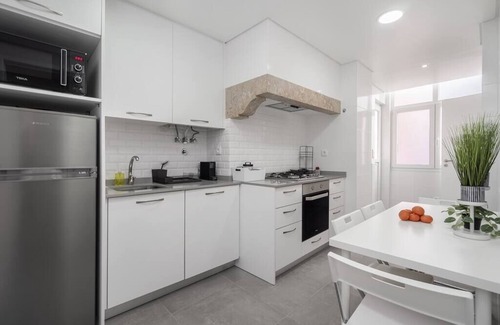 Alto do Pina Apartment | Hideaway Family Apartment | AC | Wi-Fi | Location