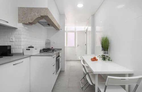 Alto do Pina Apartment | Hideaway Family Apartment | AC | Wi-Fi | Location