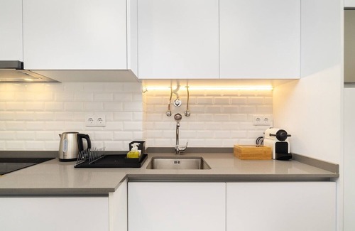 Alto do Pina Apartment | Hideaway Family Apartment | Prime Location | Wi-Fi