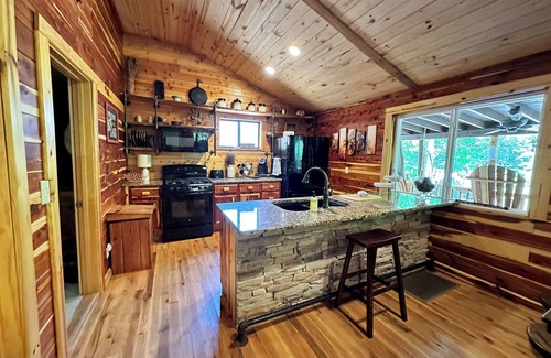 Smithville House | Hideaway Holler Cabin