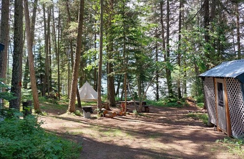 Olney RV Rental | Hideaway Hut 1/ 2 Twins