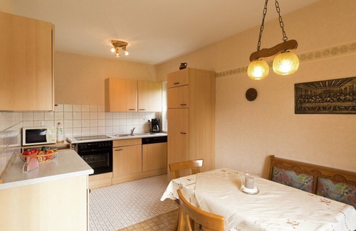 Hesborn Apartment | Hideaway in Sauerland Hillside