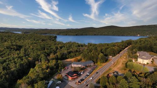 Mount Sunapee Hotel | Hideaway Inn Mt Sunapee