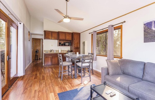 Oakhurst Ski Chalet | Hideaway Lookout near Yosemite and Bass Lake, with WiFi, AC and amazing views.