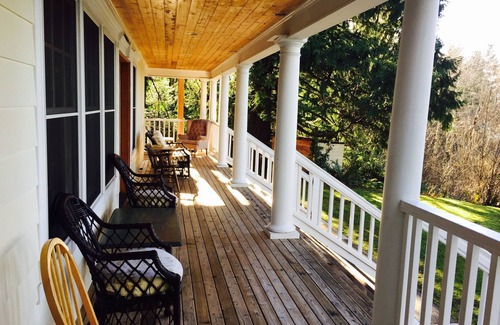 Poulsbo House | High Bank Hood Canal Waterfront Home