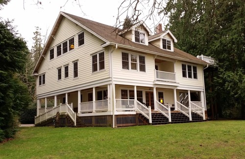 Poulsbo House | High Bank Hood Canal Waterfront Home