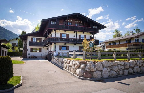 Unterschonau Apartment | High board, for 2 people, 46 sqm, with living room and extra bedroom and balcony