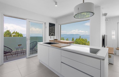 Ravni House | High comfort and a fantastic sea panorama you will enjoy in this vacation home with pool!