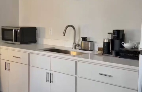Durham Apartment | High-End Loft: Private Garage, 360° TV & No Fees
