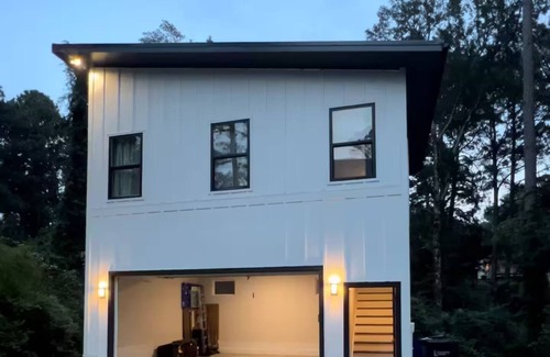 Durham Apartment | High-End Loft: Private Garage, 360° TV & No Fees