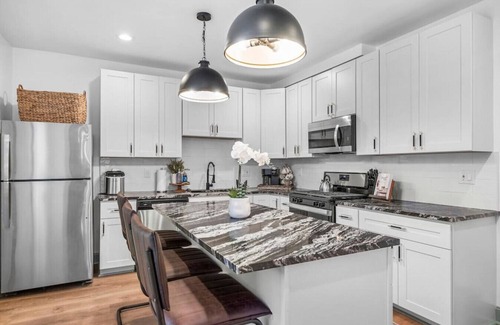 Manchester House | High-end Manchester Home w/HotTub Near Stadiums!