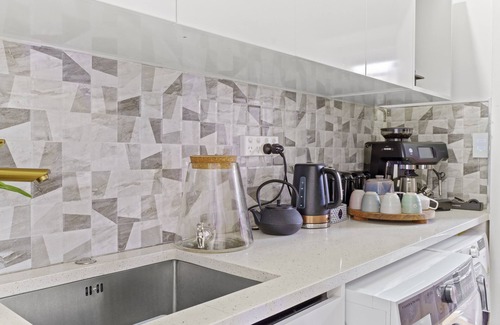 Hillsborough Villa | High-end Modern Villa Spa Pool & Views