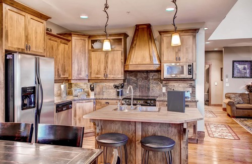 Snow Pine Estates House | High-end ski-in/ski-out home with private hot tub, sauna, & room for everyone