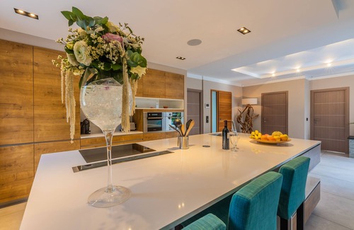 Plan-de-la-Tour Villa | High-end villa with heated outdoor pool and heated indoor pool St Tropez