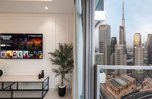 Downtown Dubai Apartment | High Floor Apartment in 5 Star Hotel with Infinity Pool Burj View Gym Spa Sauna