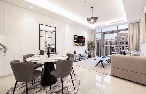 Downtown Dubai Apartment | High Floor Apartment in 5 Star Hotel with Infinity Pool Burj View Gym Spa Sauna