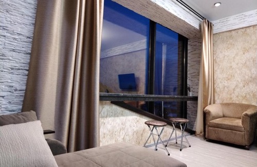 Listvyanka Apartment | High Floor Baikal Hill Apartment