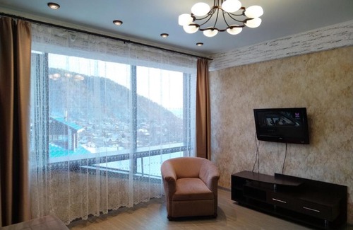 Listvyanka Apartment | High Floor Baikal Hill Apartment