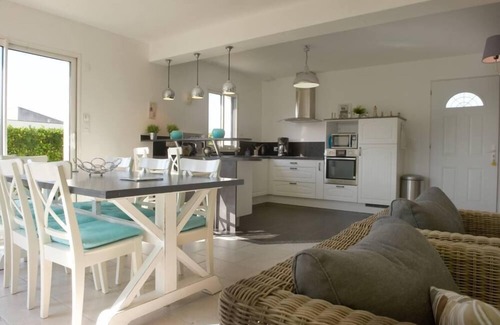 Plouneour-Brignogan-Plages House | HIGH STANDARD VILLA 150M FROM THE BEACH, HEATED INDOOR POOL