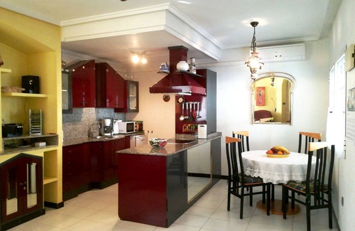 Los Altos Apartment | High quality apartment with great views over the city, salt lakes & sea WIFI Ap. B