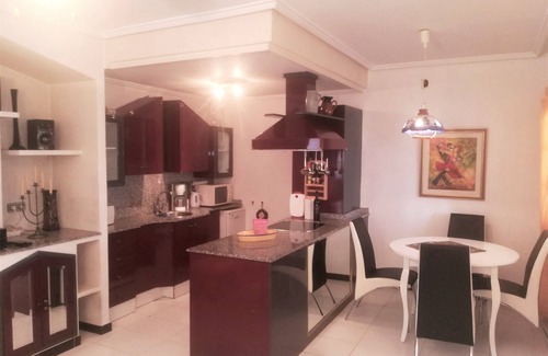 Los Altos Apartment | High quality & sun-kissed - great view over the sea, harbor & salt lakes, WiFi B1