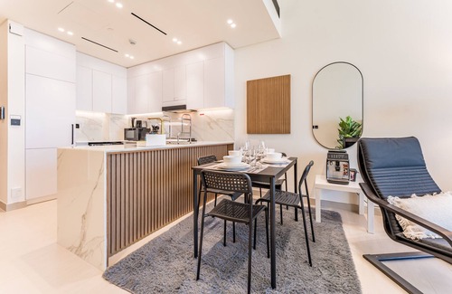 Jumeirah Village Circle Apartment | High-Rise 1BR with Community View and Large Balcony Near the Parks