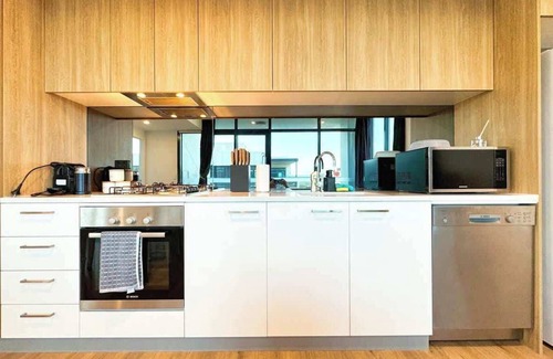 Adelaide Central Business District Apartment | High-Rise Heaven - 2BR with Pool, Gym, Steam&Sauna