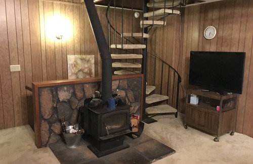 Pinecrest House | High Sierra Retreat with view of the lake