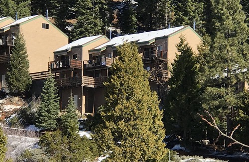 Pinecrest House | High Sierra Retreat with view of the lake