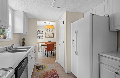 Harkers Island House | High Tider-Pet Friendly Home in Harkers Island, NC