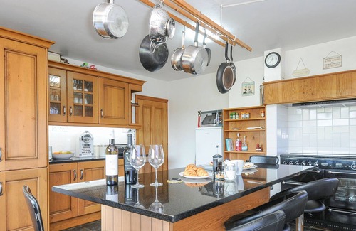 Summercourt Cottage | HIGHER TREFULLOCK FARM, pet friendly, with pool in Summercourt