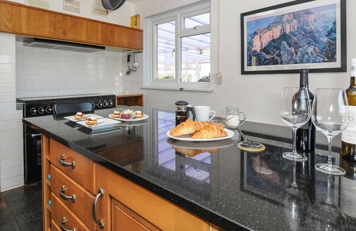 Summercourt Cottage | HIGHER TREFULLOCK FARM, pet friendly, with pool in Summercourt
