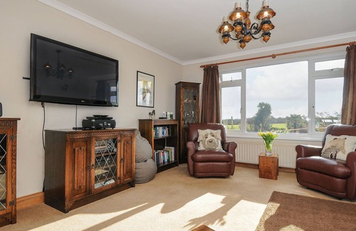 Summercourt Cottage | HIGHER TREFULLOCK FARM, pet friendly, with pool in Summercourt