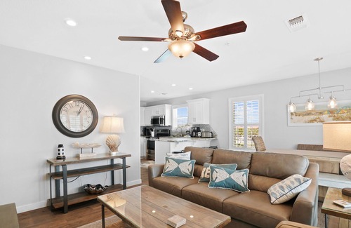 Destin Villa | Highest Rated...79-5 Star Reviews. 3/2 Top floor, Incredible Unit.