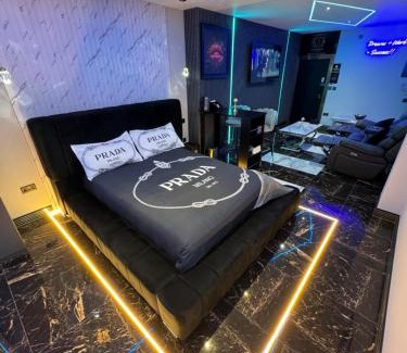 Bradford Apartment | HIGHFIELD PRIVATE SPA APARTMENT