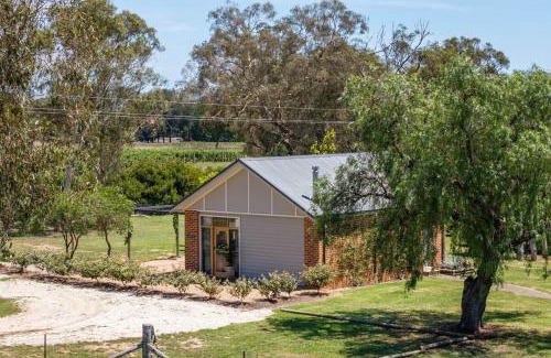 Eurunderee Villa | Highgrove Studio - in the Vineyards