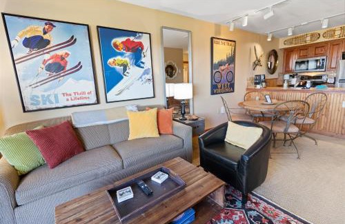 Snowshoe Apartment | Highland House 119 Next To Slopes Trails WiFi In Village With A View