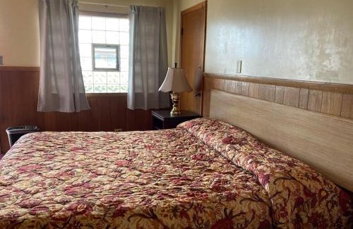 Highland Hills Hotel | Highland Manor Motel