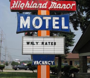 Highland Hills Hotel | Highland Manor Motel
