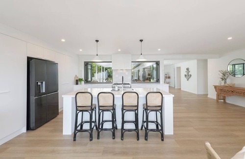 Nords Wharf House | Highland on the Lake An Idyllic Poolside Oasis