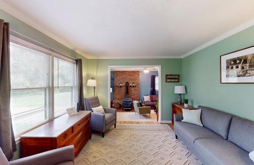 Mills River House | Highlander's Retreat