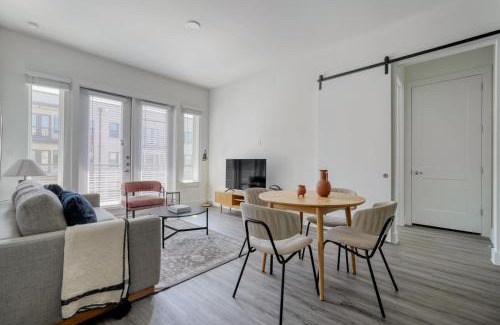 Highland Apartment | Highlands 2BR w Pool WD Gym vibrant area ATX-198